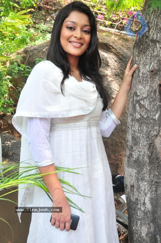 Soundarya Gallery - 34 / 51 photos