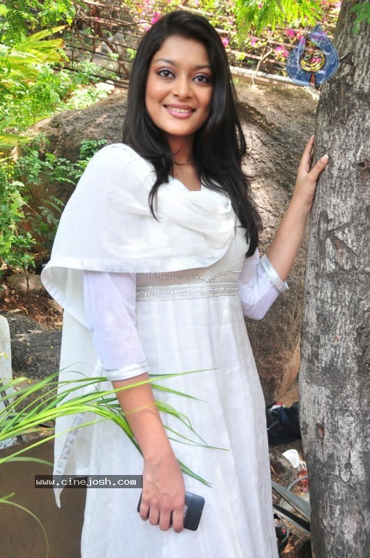 Soundarya Gallery - 39 / 51 photos