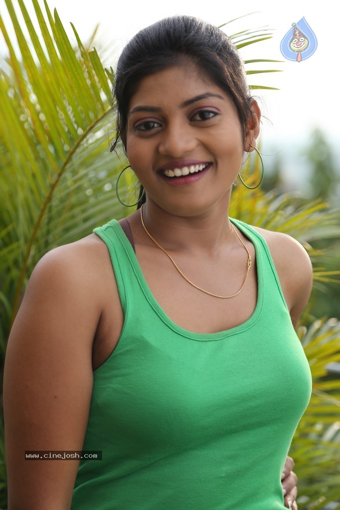 Sowmya Hot Photos - 10 / 44 photos