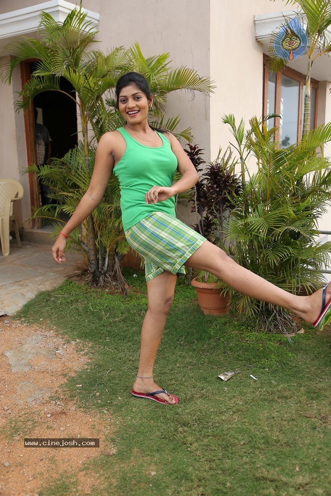 Sowmya Hot Photos - 23 / 44 photos