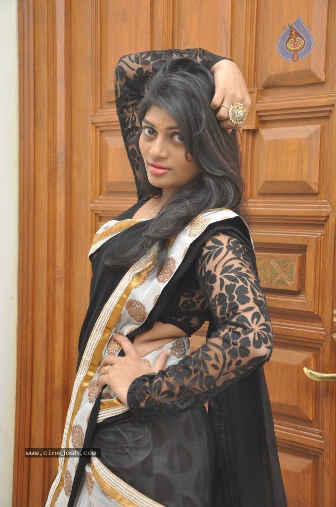 Sowmya Latest Pics - 26 / 65 photos