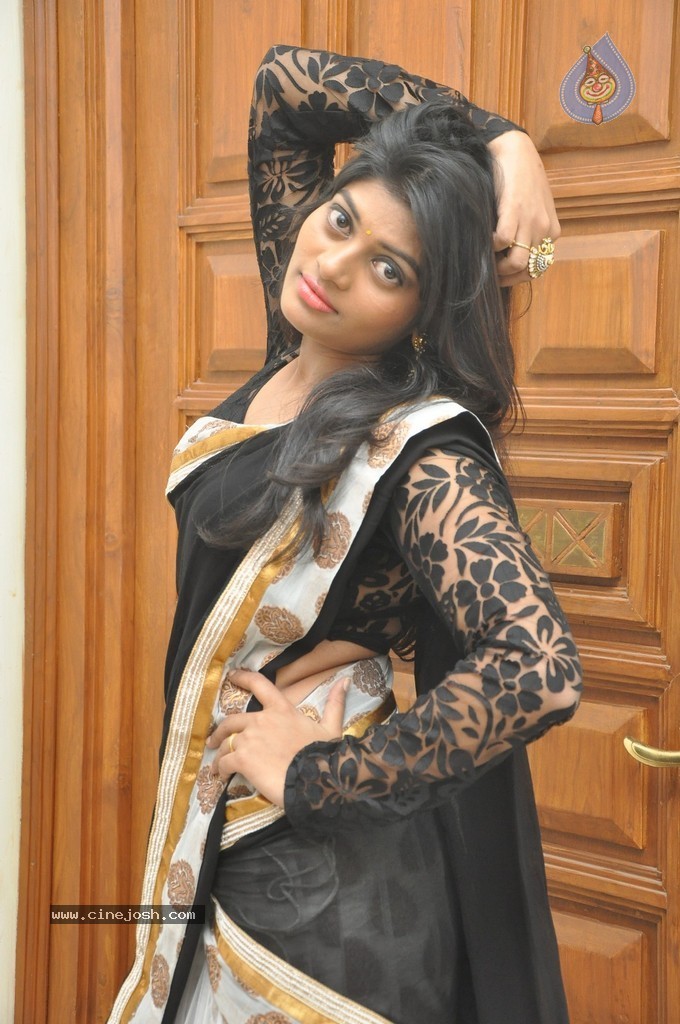 Sowmya Latest Pics - 32 / 65 photos