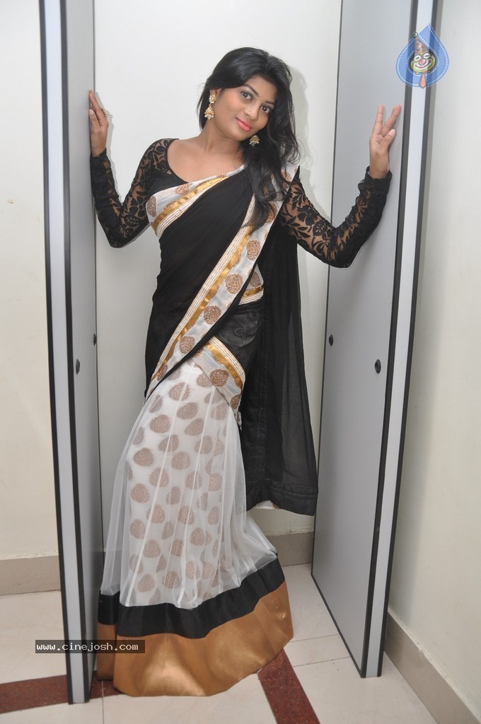 Sowmya Latest Pics - 43 / 65 photos