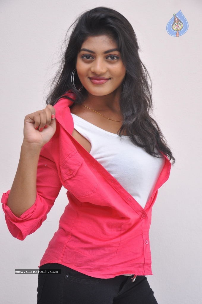 Sowmya Latest Pics - 19 / 56 photos