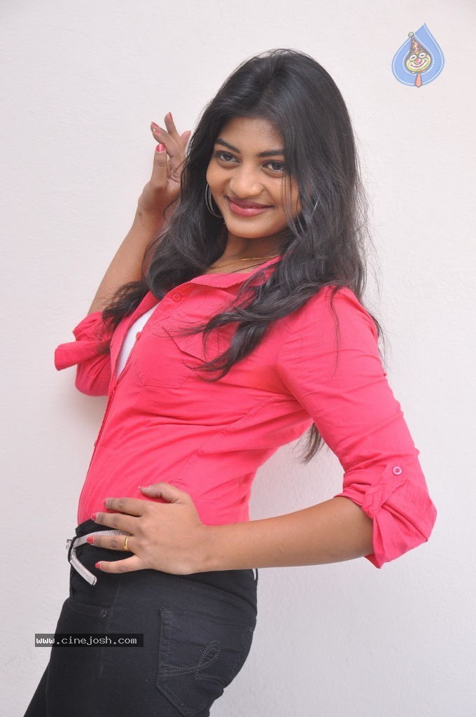 Sowmya Latest Pics - 22 / 56 photos