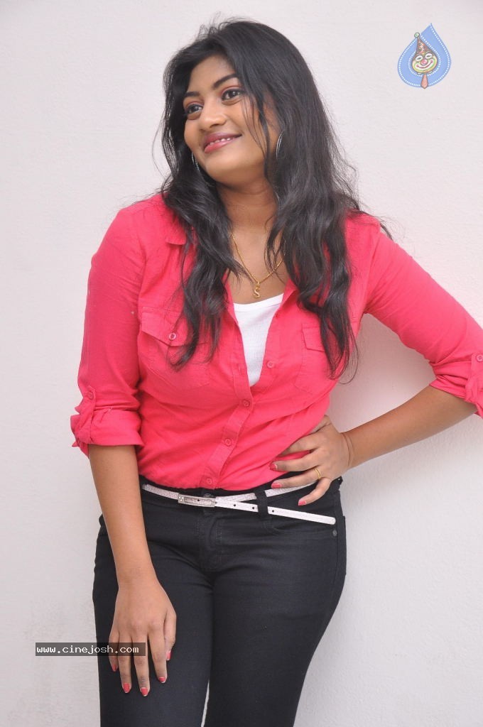 Sowmya Latest Pics - 29 / 56 photos