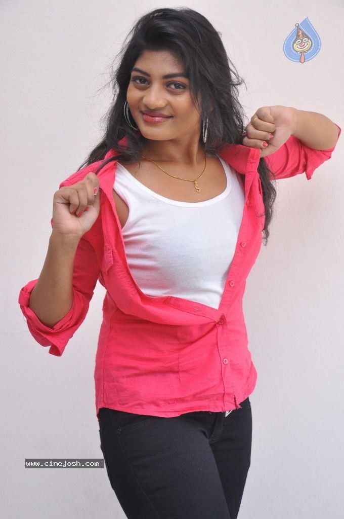 Sowmya Latest Pics - 34 / 56 photos