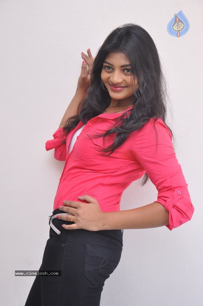 Sowmya Latest Pics - 42 / 56 photos