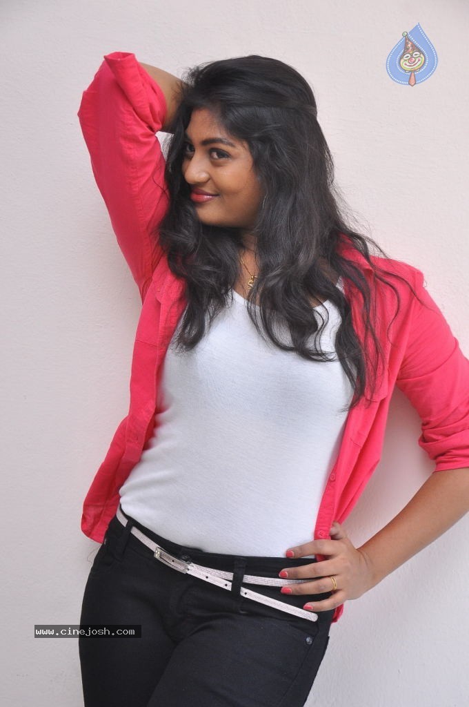 Sowmya Latest Pics - 48 / 56 photos