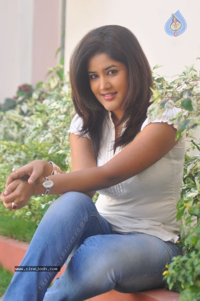 Sowmya New Gallery - 110 / 112 photos