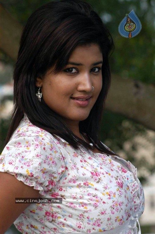 Sowmya New Stills - 50 / 68 photos