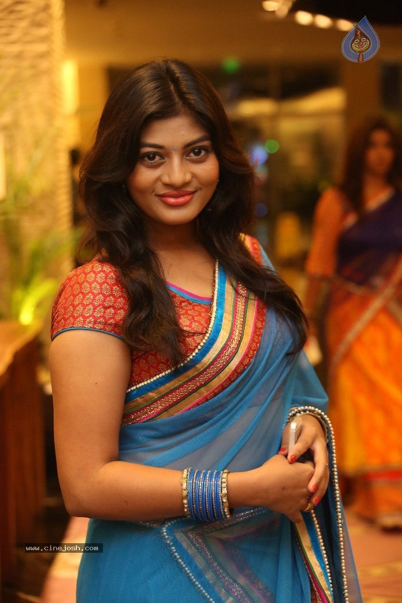 Sowmya Pics - 21 / 27 photos