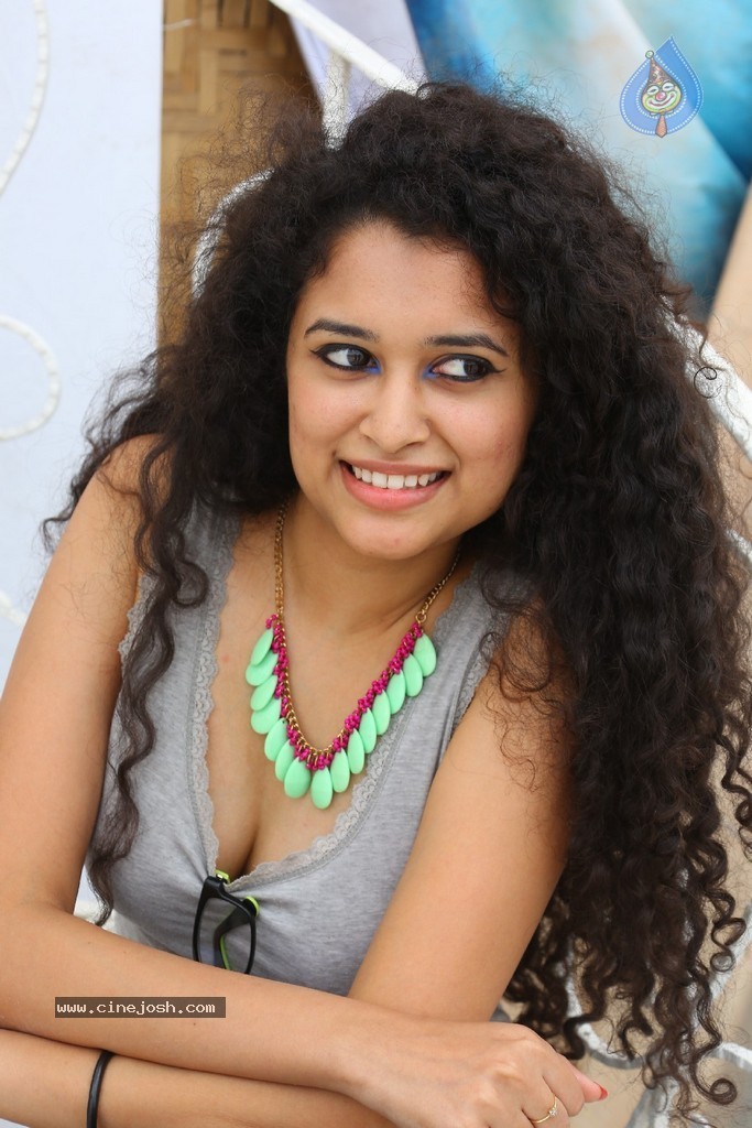 Sowmya Sukumar Pics - 20 / 141 photos