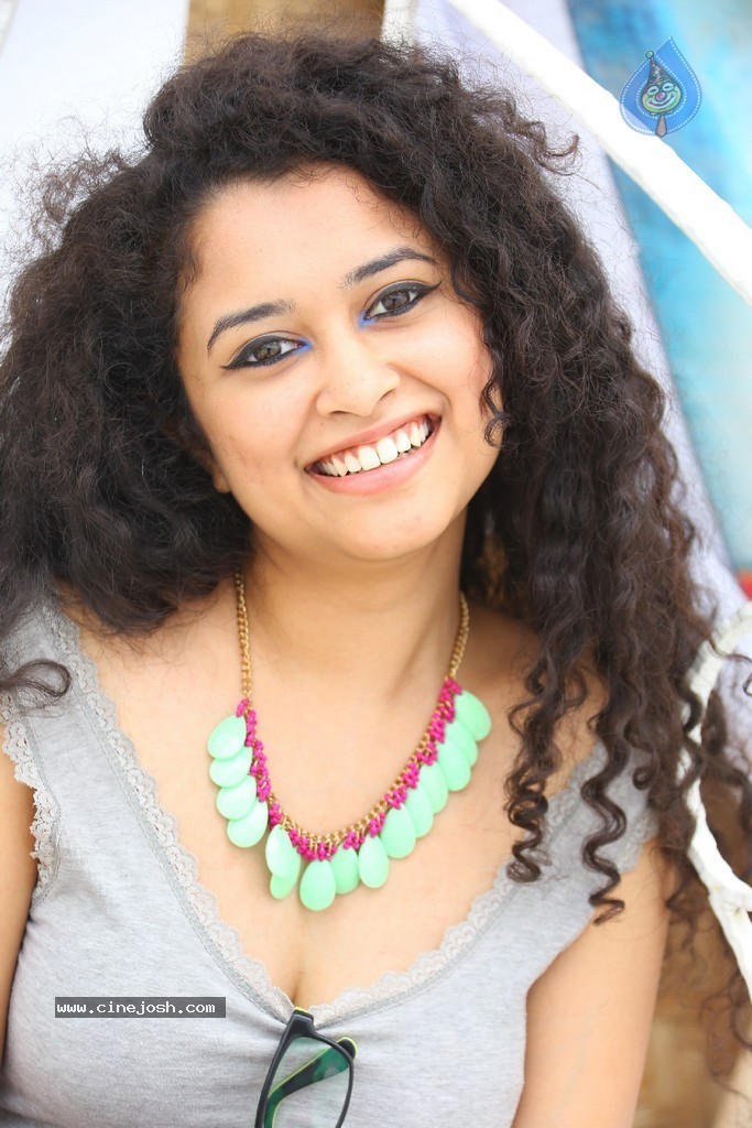 Sowmya Sukumar Pics - 73 / 141 photos