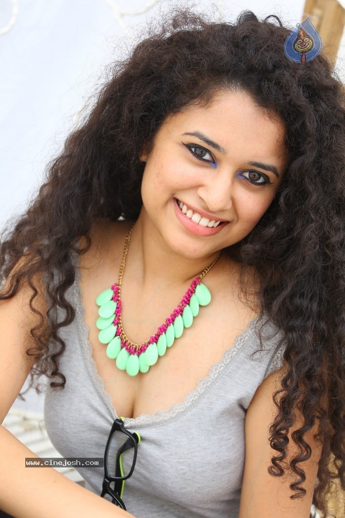 Sowmya Sukumar Pics - 90 / 141 photos