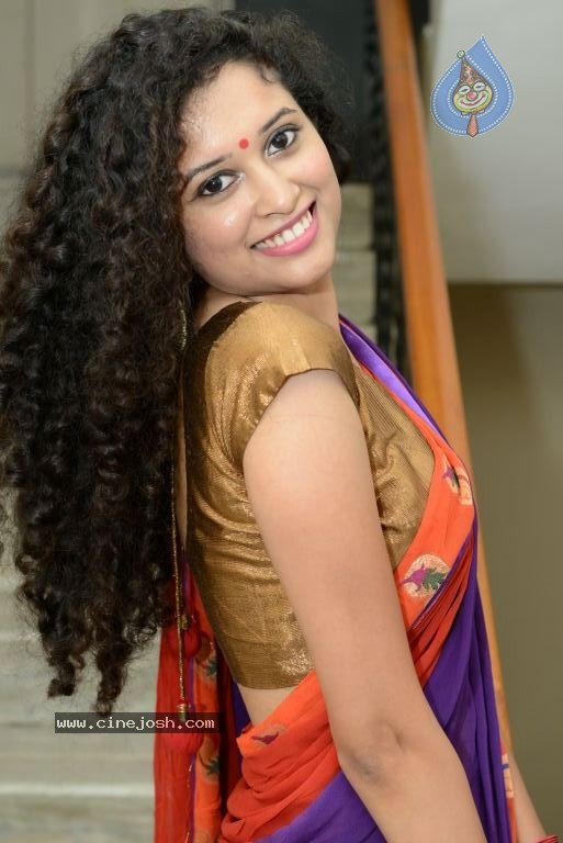 Sowmya Sukumar Stills - 24 / 80 photos