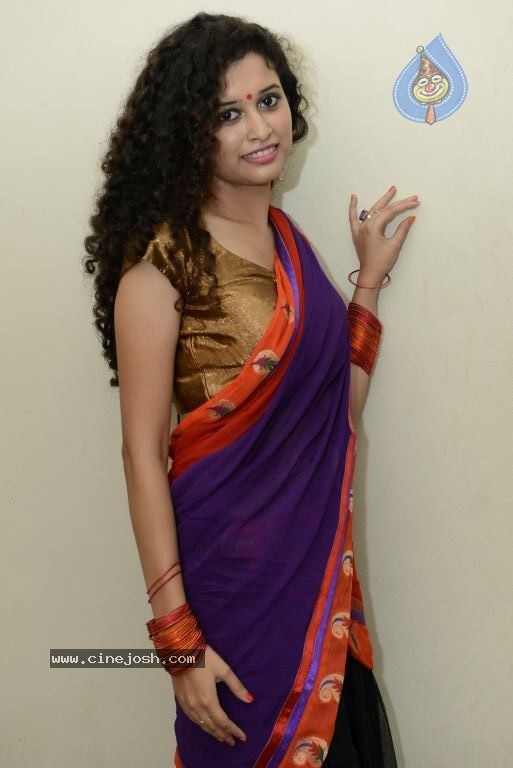 Sowmya Sukumar Stills - 46 / 80 photos