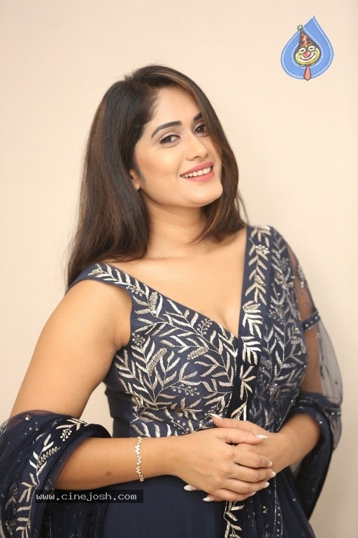 Sowmya Venugopal Pics - 10 / 13 photos