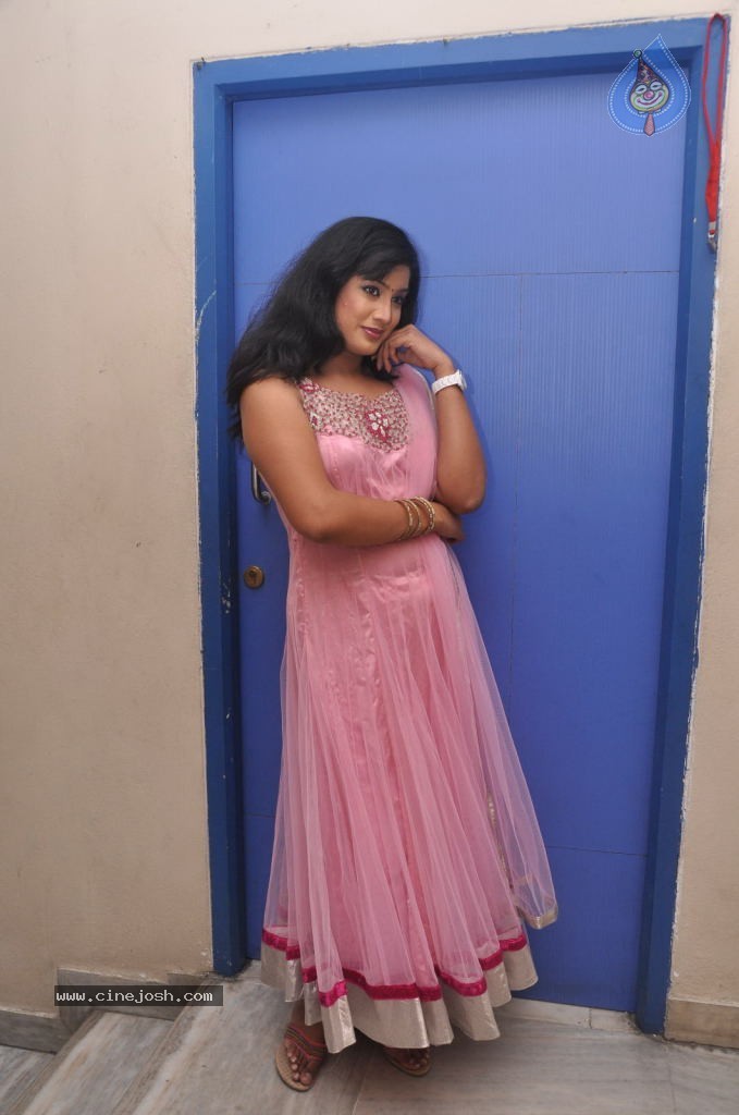 Sravani New Stills  - 21 / 54 photos