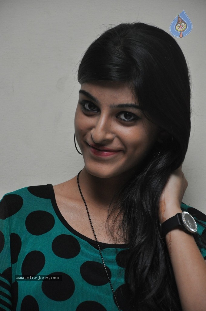 Sravani New Stills - 39 / 86 photos