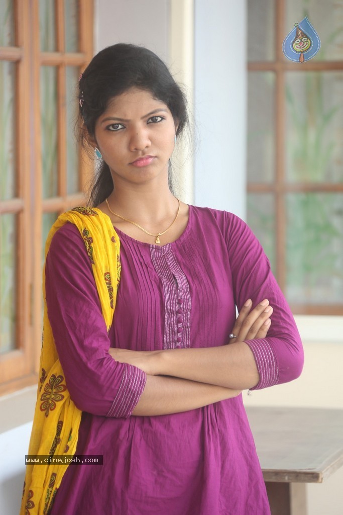 Sravani New Stills - 55 / 90 photos