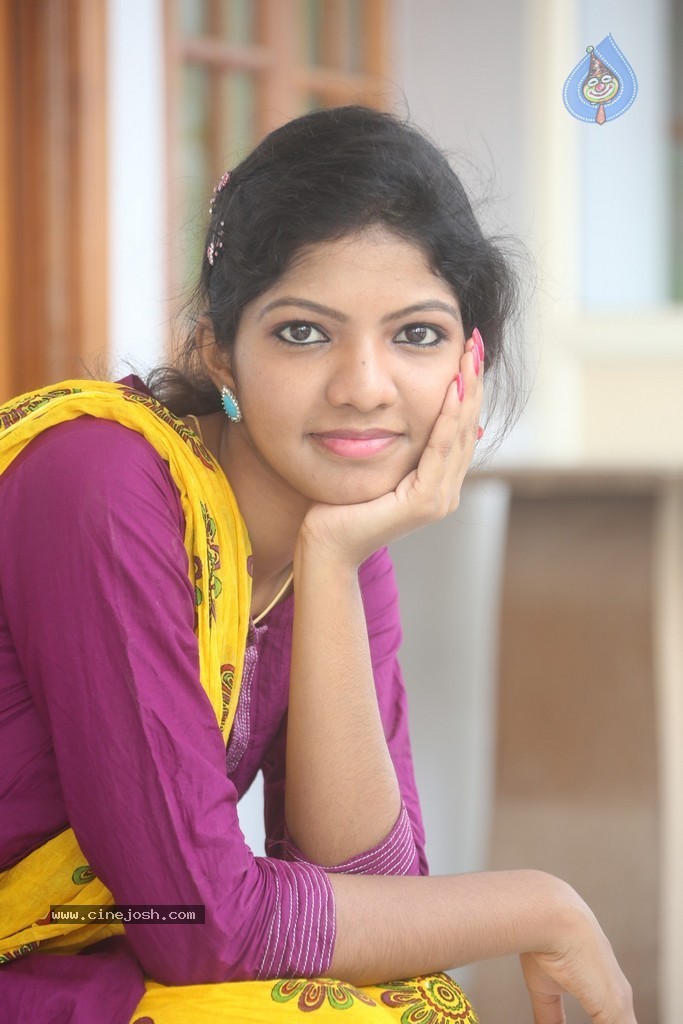 Sravani New Stills - 66 / 90 photos