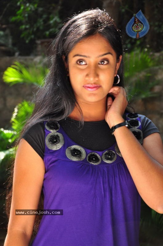 Sravani Stills - 25 / 69 photos