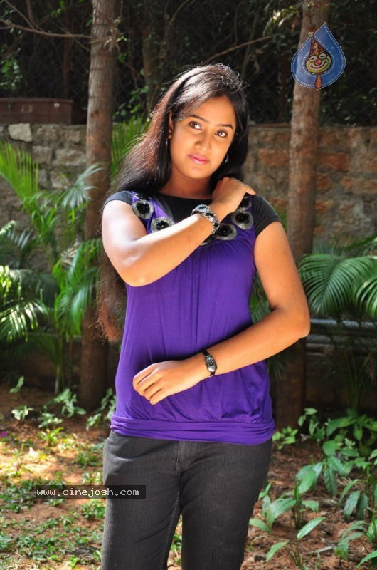 Sravani Stills - 49 / 69 photos