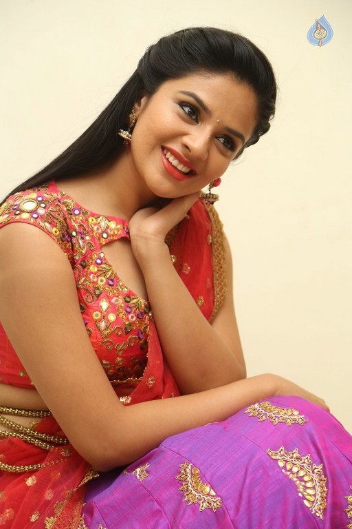 Sreemukhi Gallery - 4 / 42 photos