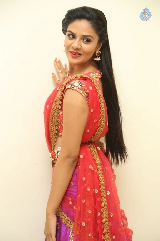 Sreemukhi Gallery - 10 / 42 photos