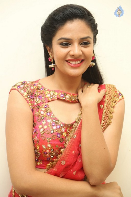 Sreemukhi Gallery - 14 / 42 photos