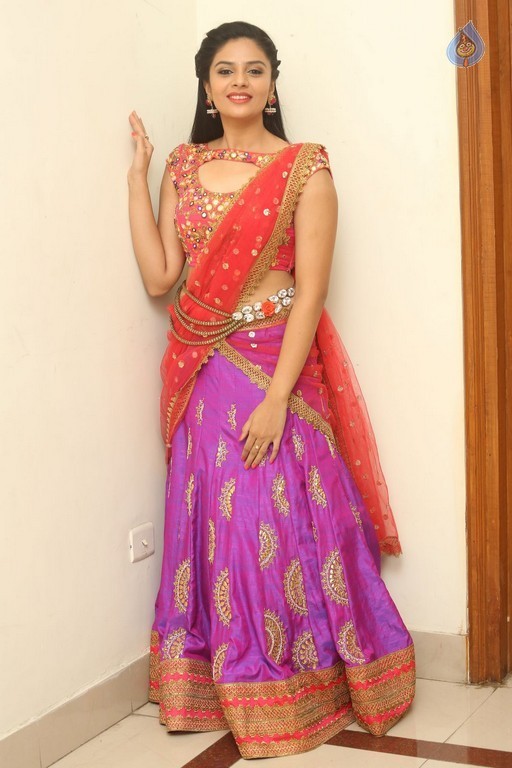 Sreemukhi Gallery - 22 / 42 photos