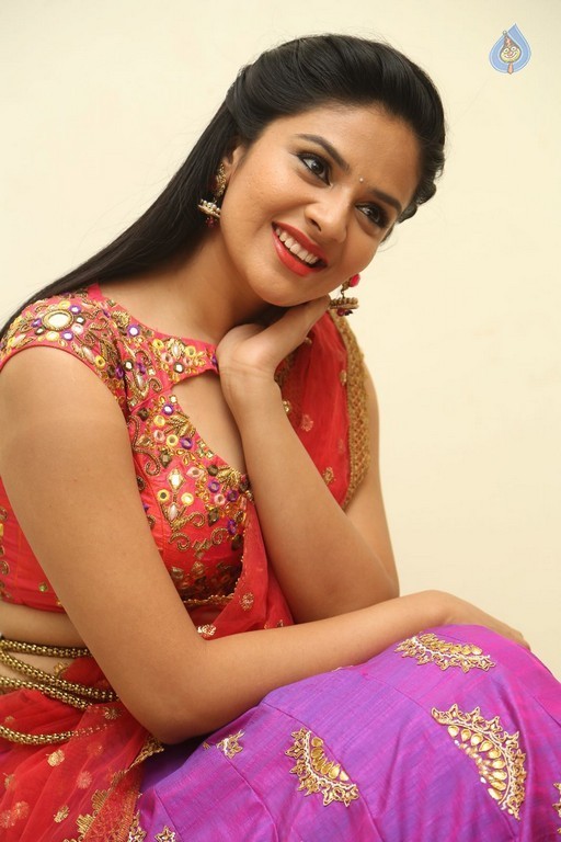 Sreemukhi Gallery - 41 / 42 photos