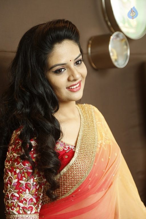 Sreemukhi Latest Images - Photo 4 of 42