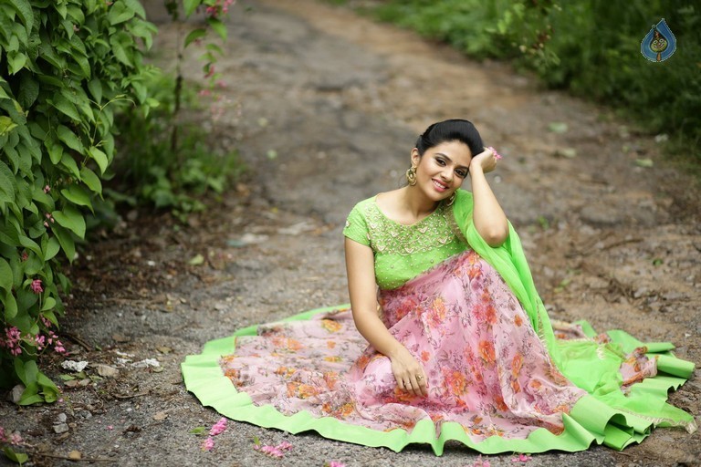 Sreemukhi Latest Photos - 4 / 19 photos