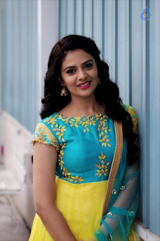 Sreemukhi Latest Photos - 7 / 19 photos