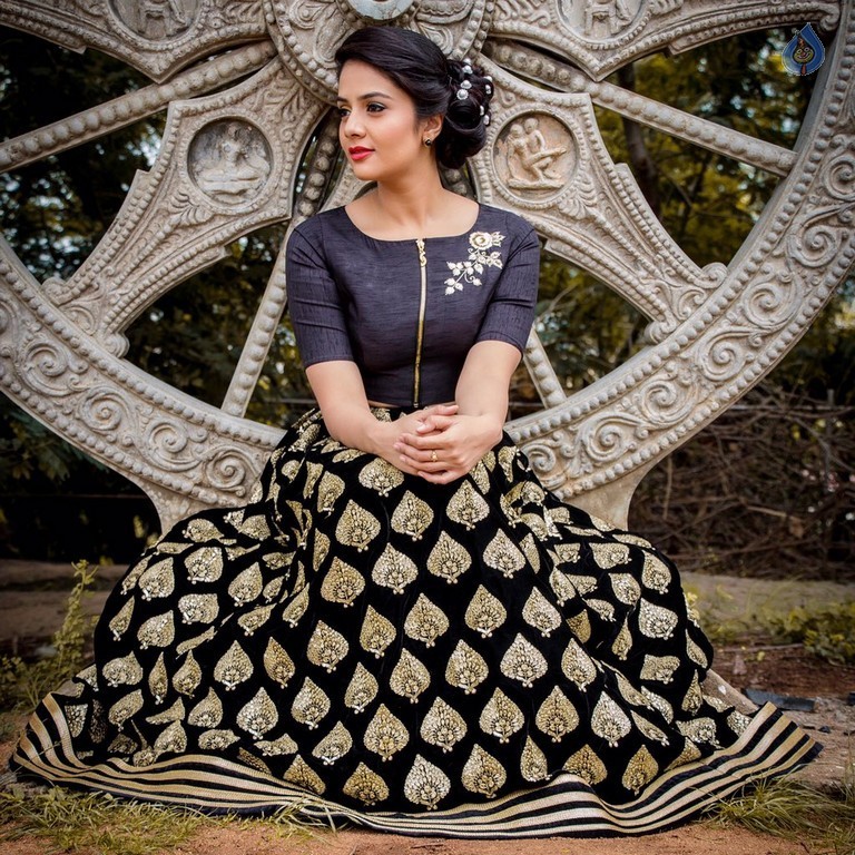 Sreemukhi Latest Photos - 12 / 19 photos