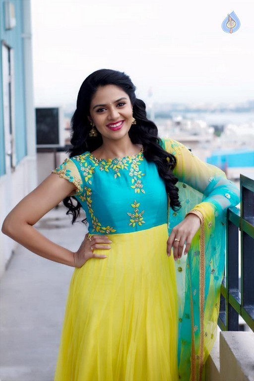 Sreemukhi Latest Photos - 18 / 19 photos