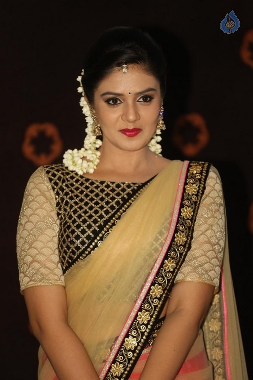 Sreemukhi Latest Photos - 19 / 40 photos