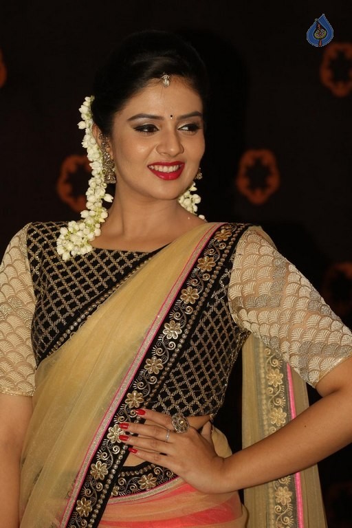 Sreemukhi Latest Photos - 31 / 40 photos