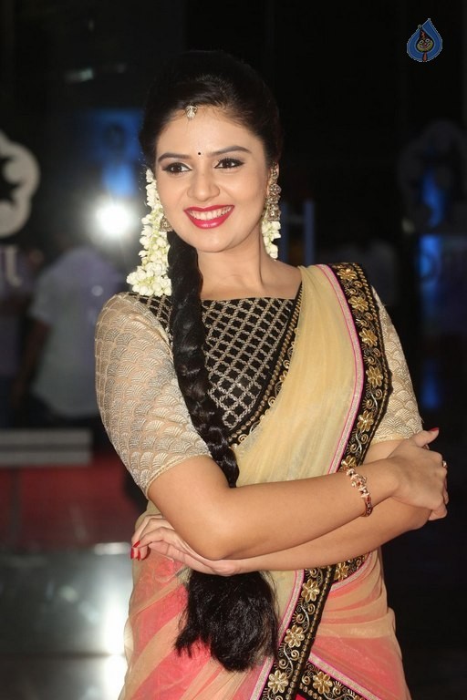 Sreemukhi Latest Photos - 37 / 40 photos