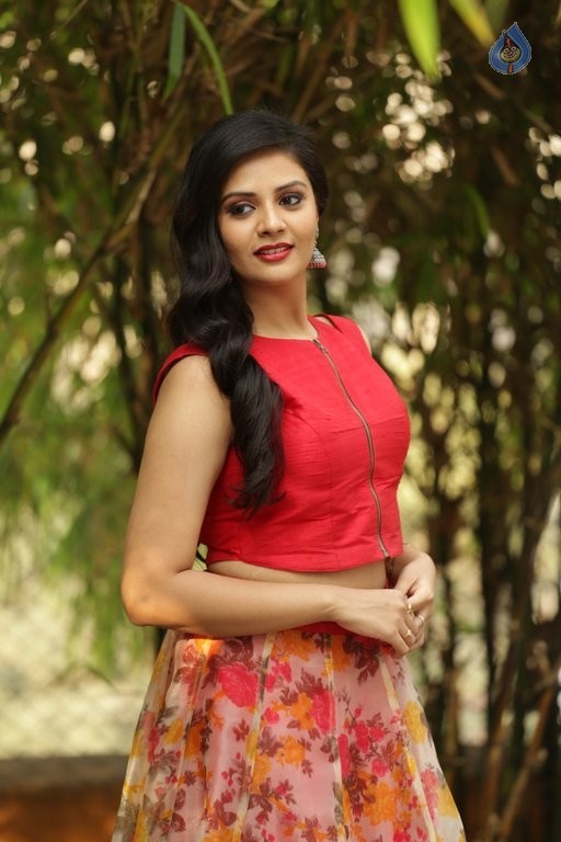 Sreemukhi Latest Pics - 8 / 50 photos