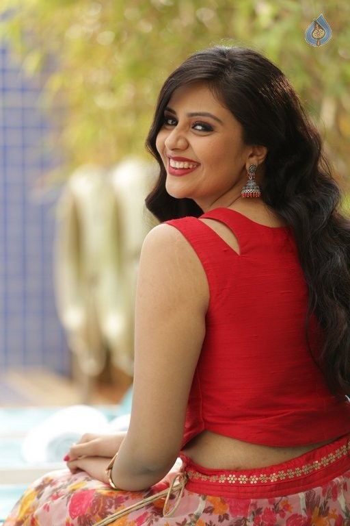 Sreemukhi Latest Pics - 18 / 50 photos