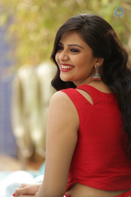 Sreemukhi Latest Pics - 26 / 50 photos