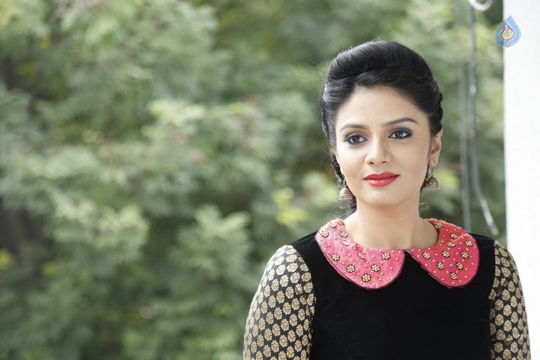 Sreemukhi Latest Pics - 2 / 60 photos