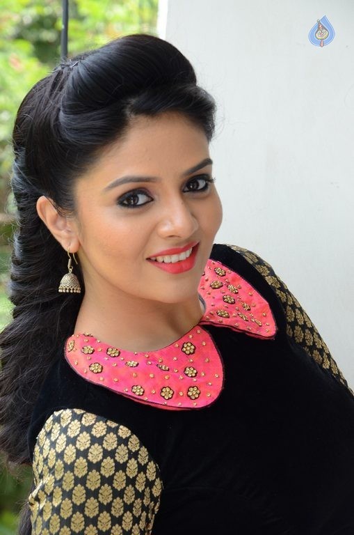 Sreemukhi Latest Pics - 12 / 60 photos