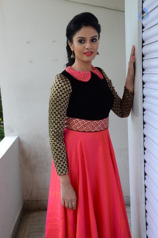 Sreemukhi Latest Pics - 45 / 60 photos