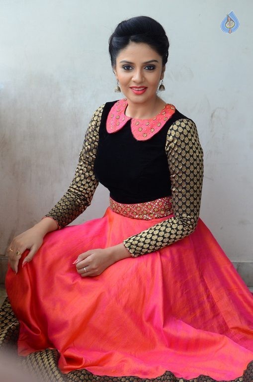 Sreemukhi Latest Pics - 48 / 60 photos