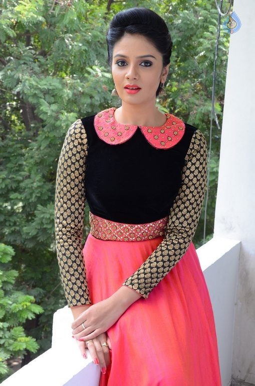 Sreemukhi Latest Pics - 50 / 60 photos