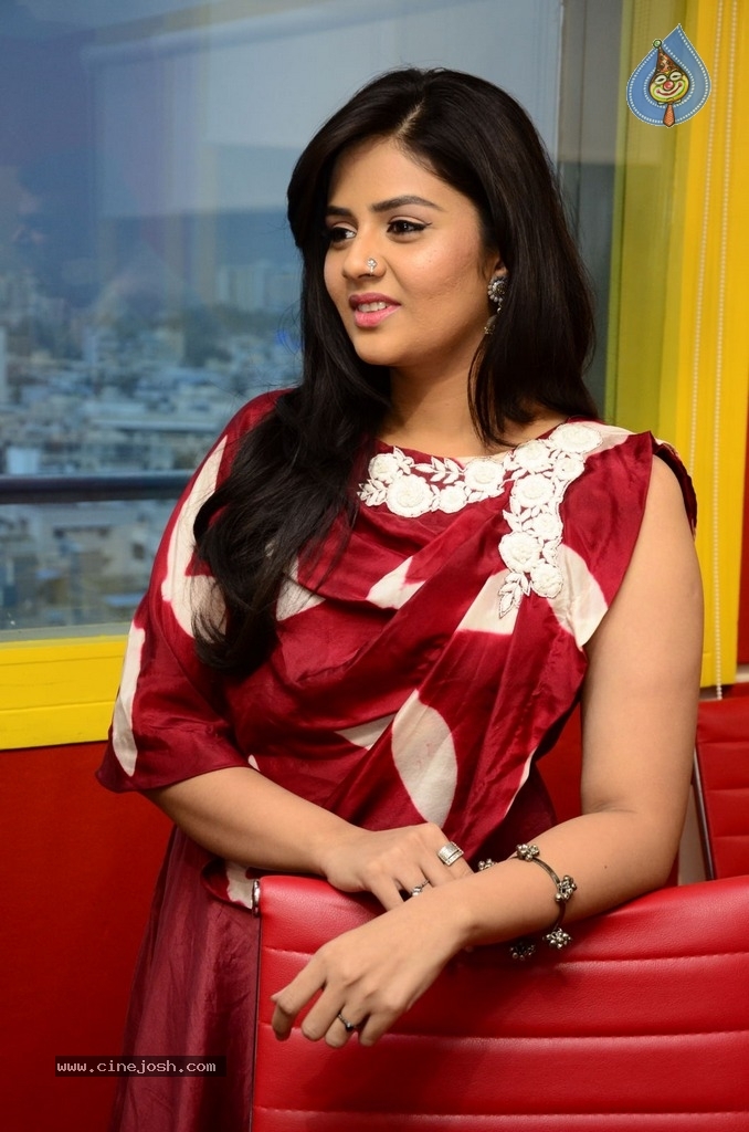 Sreemukhi Latest Stills - 7 / 15 photos